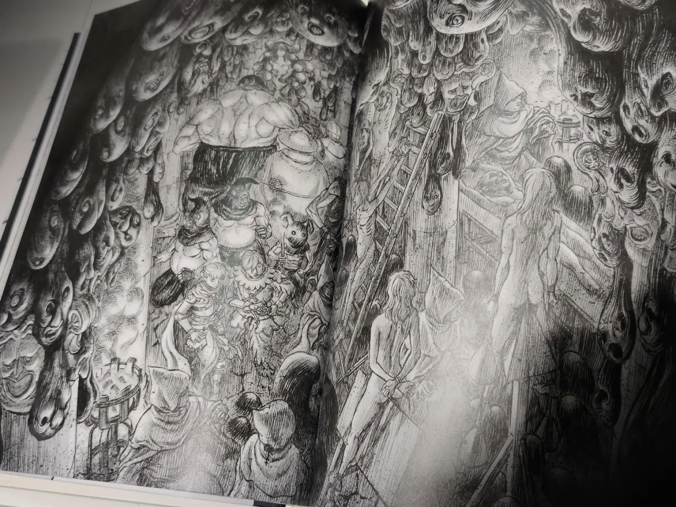 BERSERK EXHIBITION OFFICIAL ILLUSTRATION BOOK THE ARTWORK OF BERSERK - Image 5